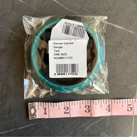 Collectif Accessories Ronnie Carved Bangle in Teal - Picture 3 of 3